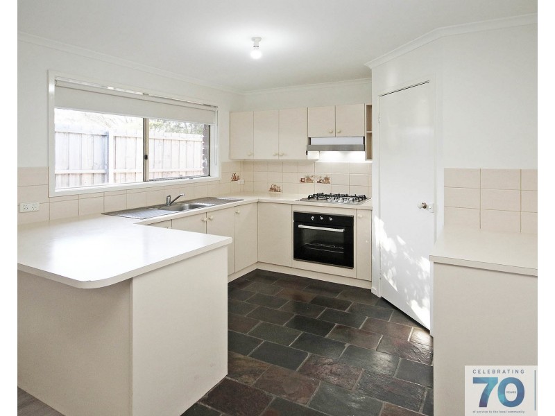 2/14 Phelan Drive, Cranbourne North VIC 3977