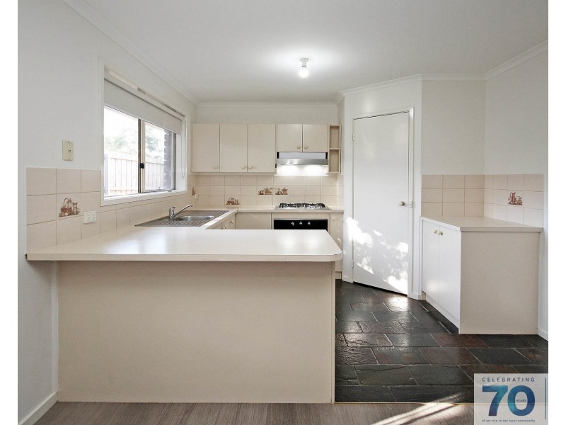 2/14 Phelan Drive, Cranbourne North VIC 3977