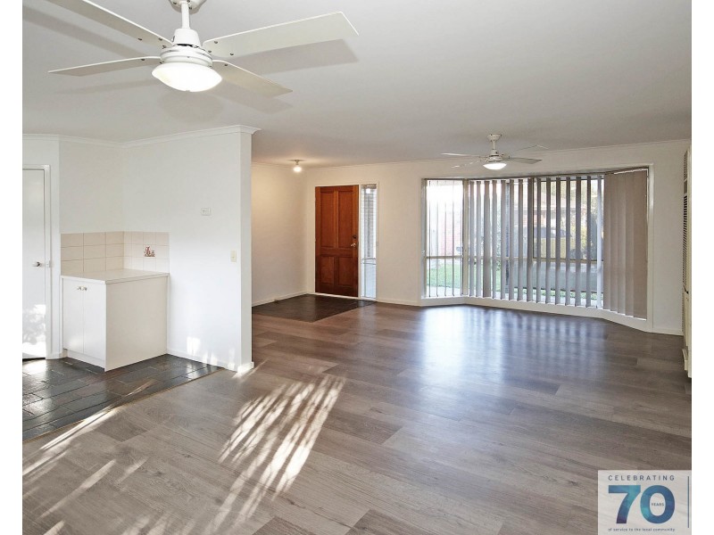2/14 Phelan Drive, Cranbourne North VIC 3977