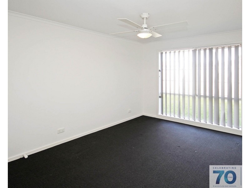 2/14 Phelan Drive, Cranbourne North VIC 3977