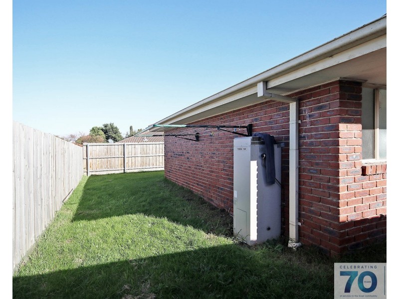 2/14 Phelan Drive, Cranbourne North VIC 3977