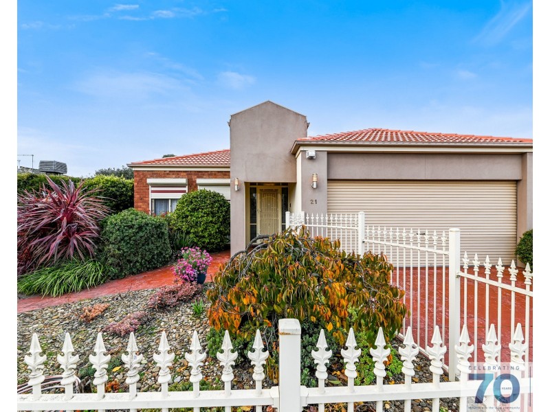 21 Jagger Circuit, Cranbourne East VIC 3977