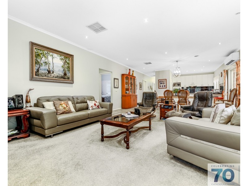 21 Jagger Circuit, Cranbourne East VIC 3977