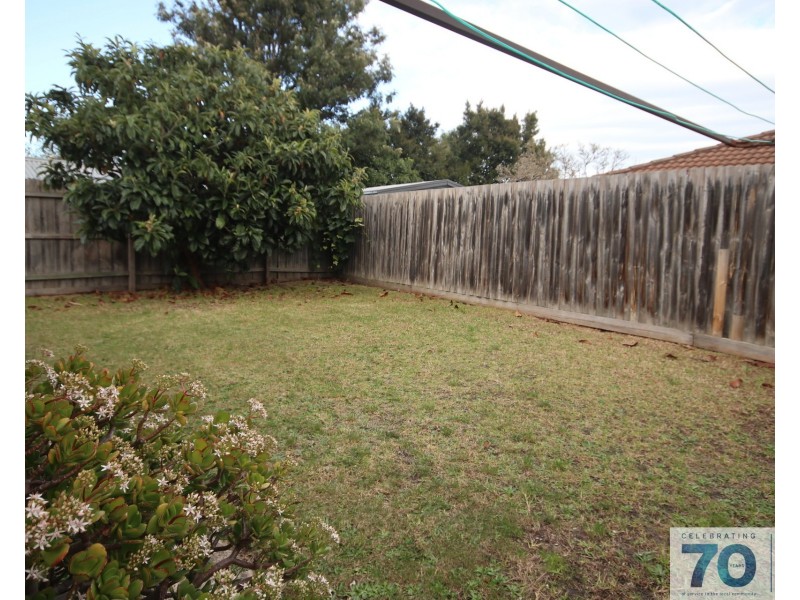 2/2 Lawson Close, Cranbourne VIC 3977