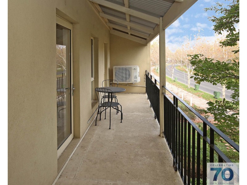 2/10 Parkhill Drive, Berwick VIC 3806