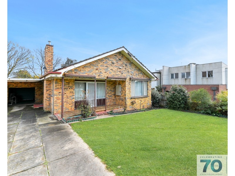 13 Lamb Street, Cranbourne VIC 3977