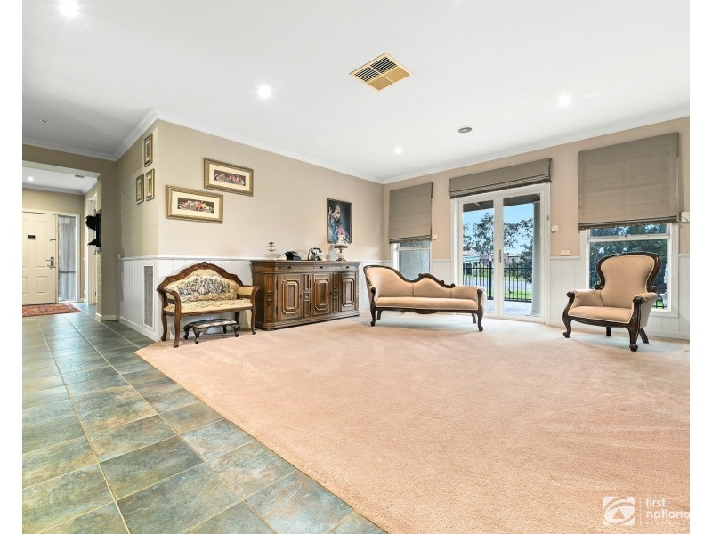 26 Spring Water Crescent, Cranbourne VIC 3977