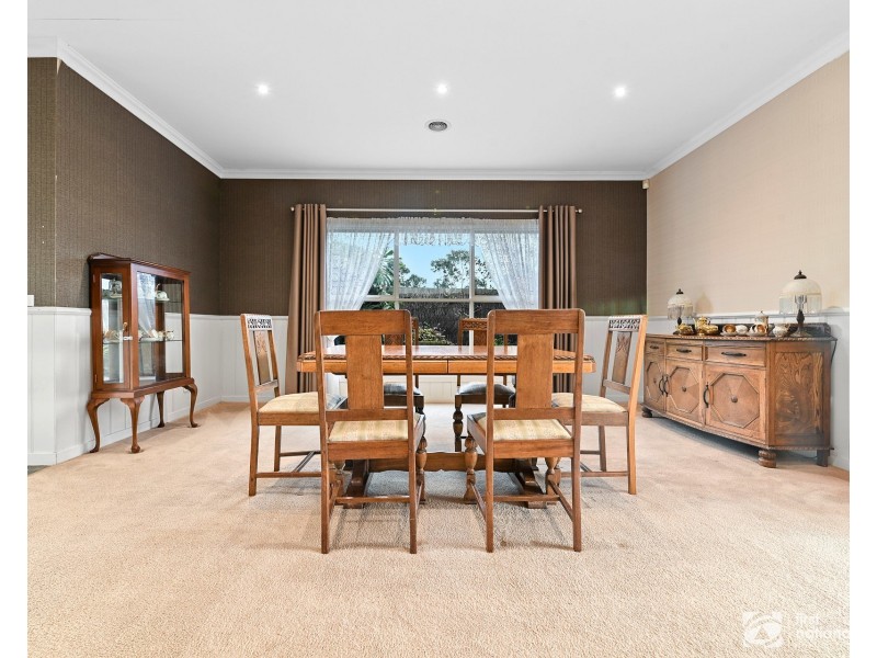 26 Spring Water Crescent, Cranbourne VIC 3977