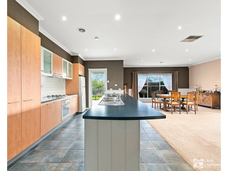 26 Spring Water Crescent, Cranbourne VIC 3977