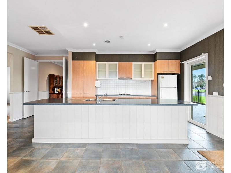 26 Spring Water Crescent, Cranbourne VIC 3977