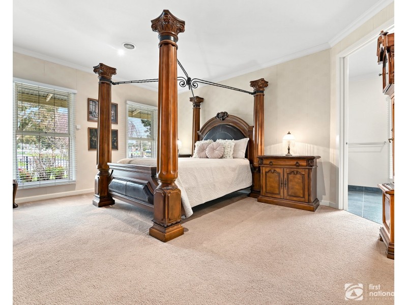 26 Spring Water Crescent, Cranbourne VIC 3977
