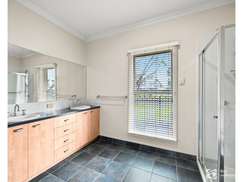 26 Spring Water Crescent, Cranbourne VIC 3977