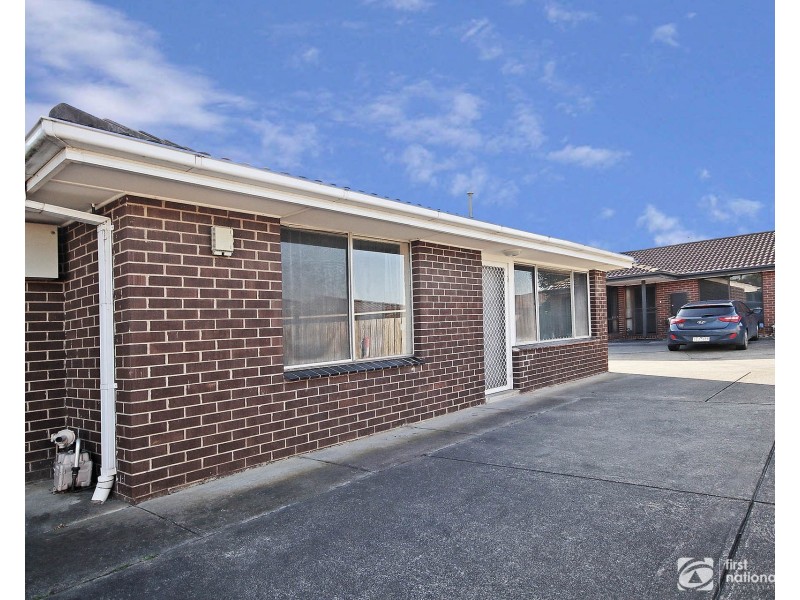 2/15 Walter Street, Cranbourne VIC 3977