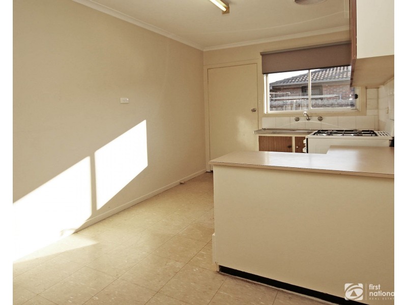 2/15 Walter Street, Cranbourne VIC 3977