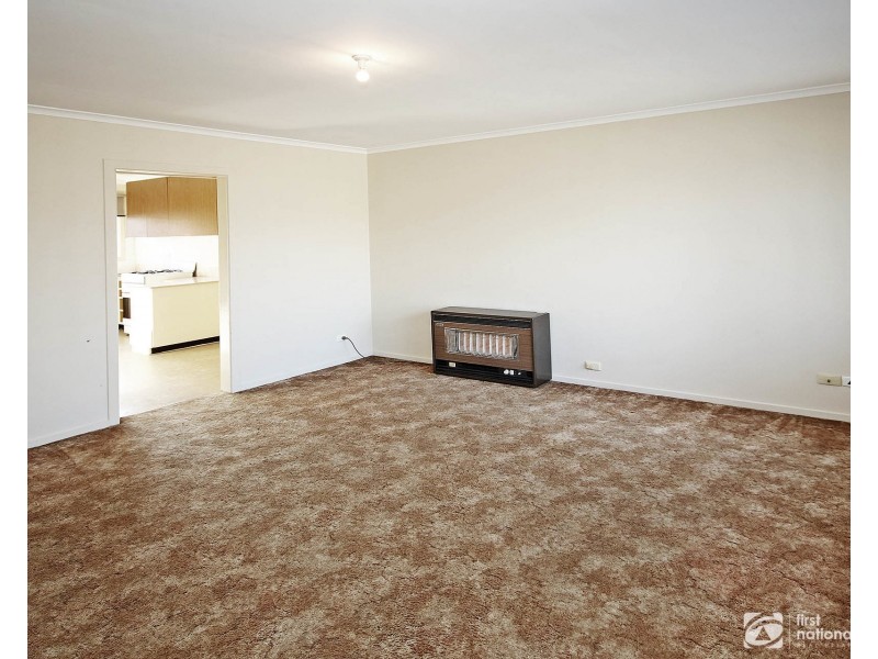 2/15 Walter Street, Cranbourne VIC 3977