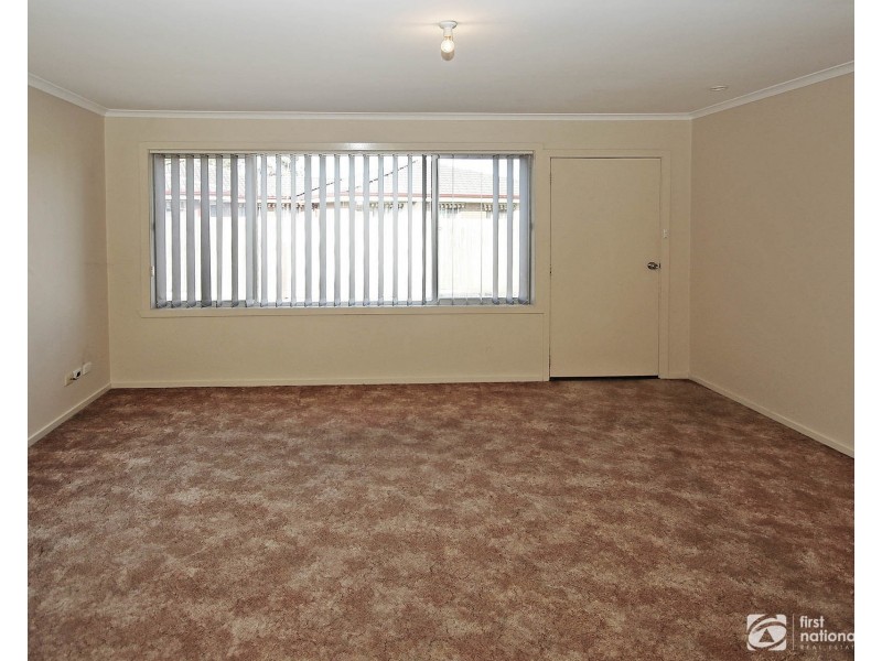 2/15 Walter Street, Cranbourne VIC 3977