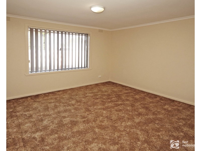 2/15 Walter Street, Cranbourne VIC 3977