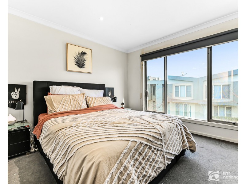 10 Aviara Walk, Cranbourne VIC 3977