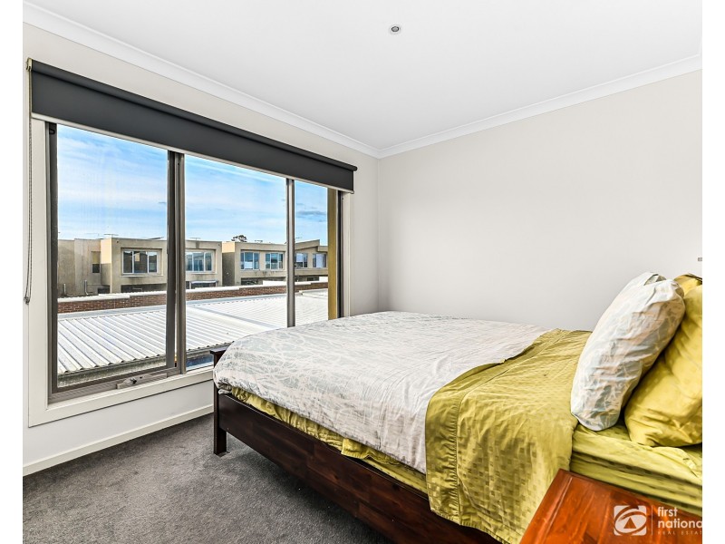 10 Aviara Walk, Cranbourne VIC 3977