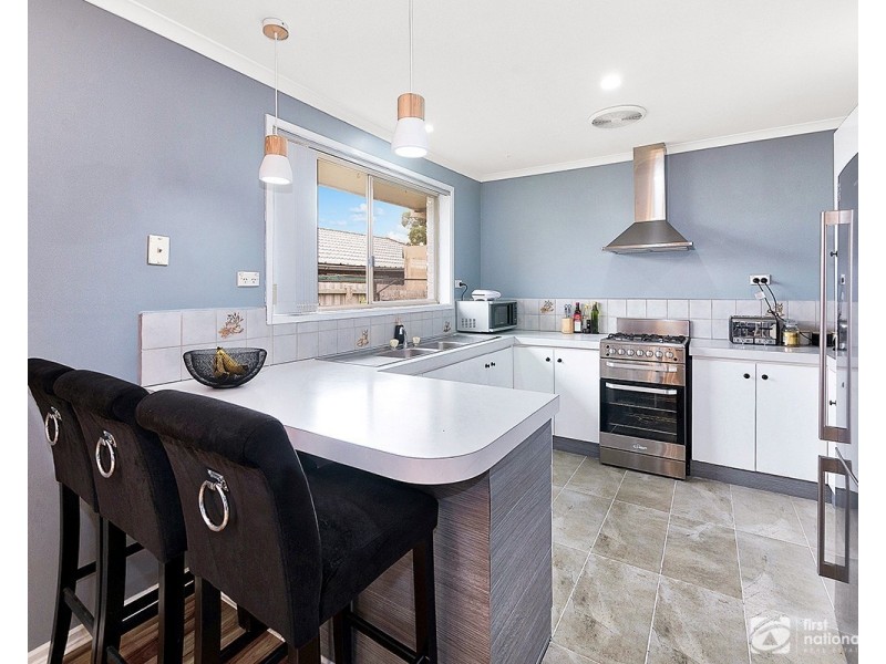 2/1 Wills Court, Cranbourne North VIC 3977