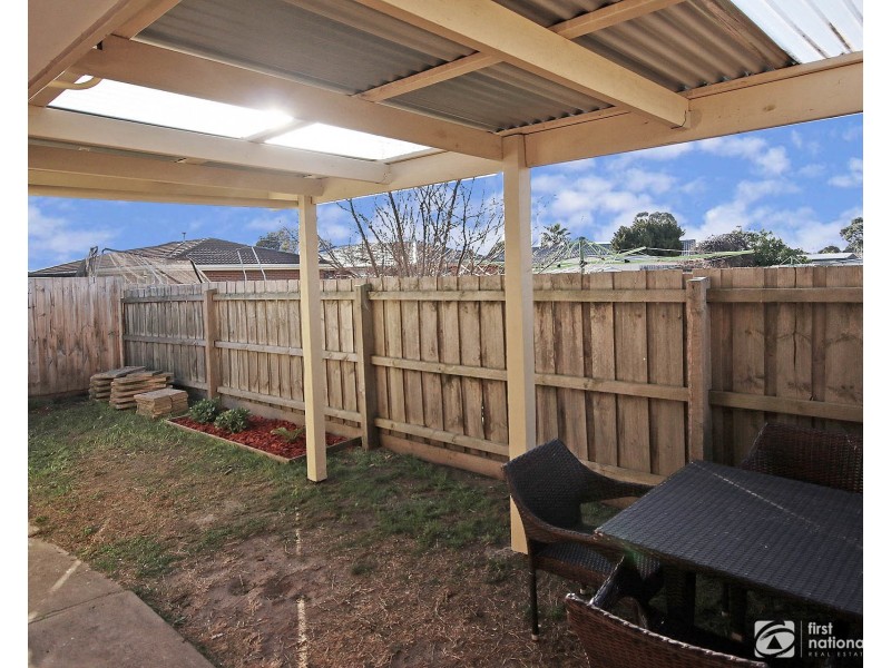 2/1 Wills Court, Cranbourne North VIC 3977