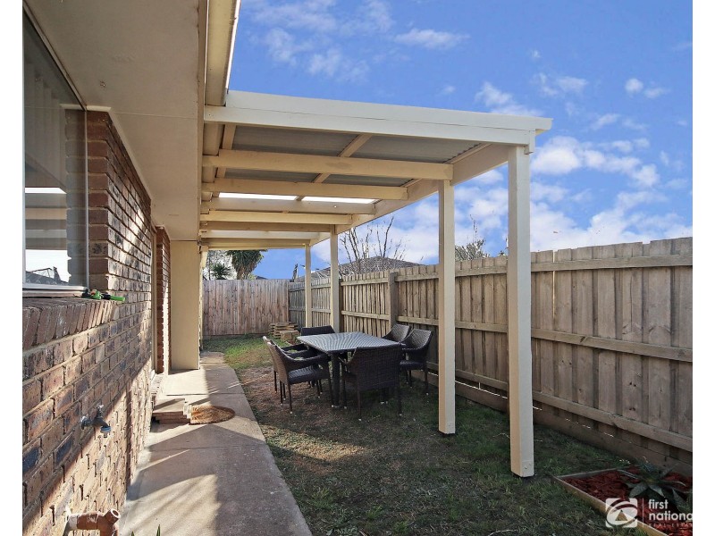 2/1 Wills Court, Cranbourne North VIC 3977