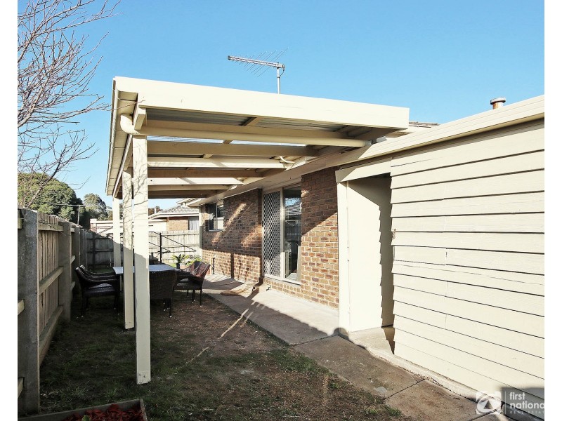 2/1 Wills Court, Cranbourne North VIC 3977