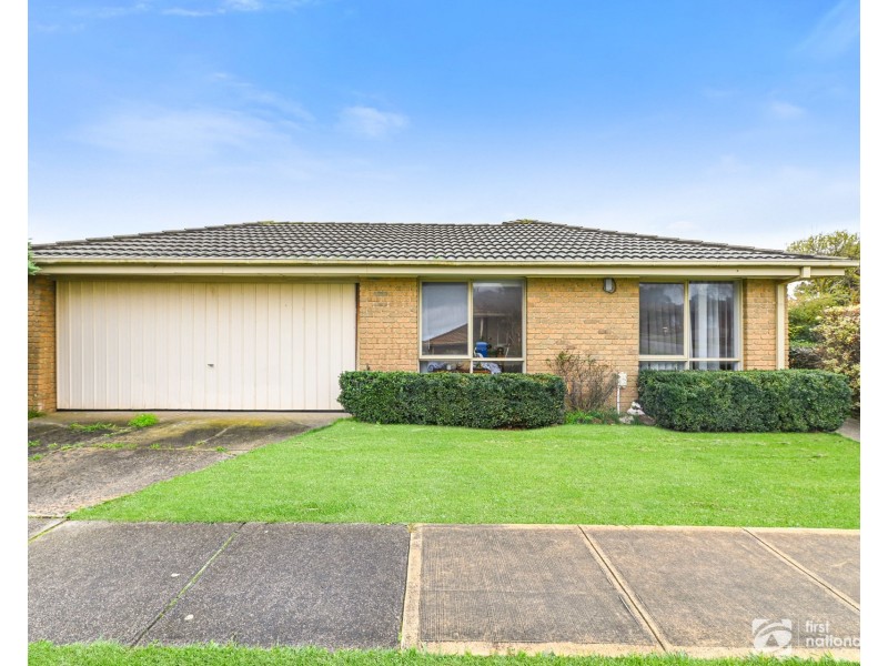 33 Marnie Drive, Cranbourne West VIC 3977