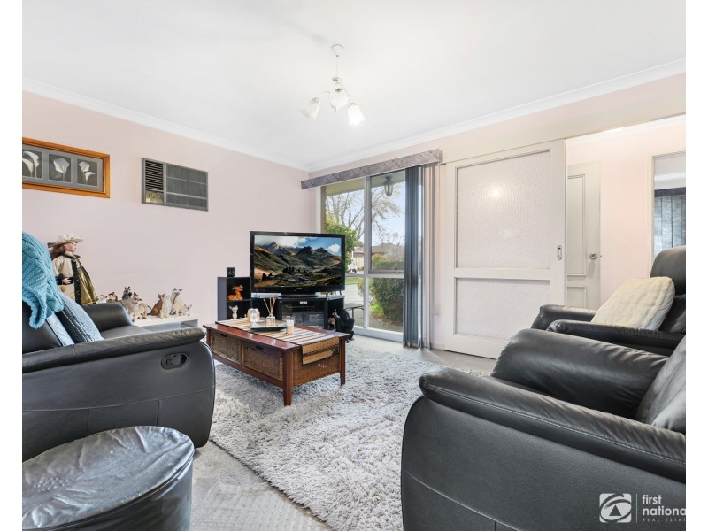 33 Marnie Drive, Cranbourne West VIC 3977