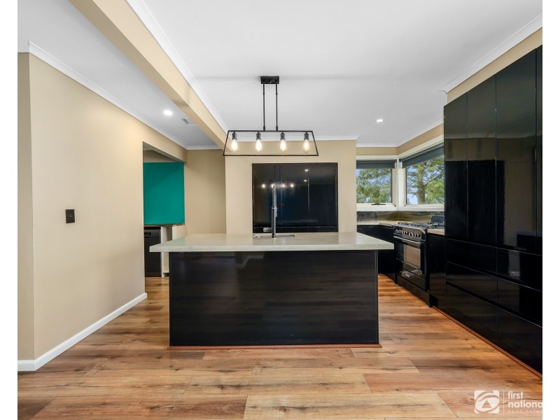 34 Meadow Road, Devon Meadows VIC 3977