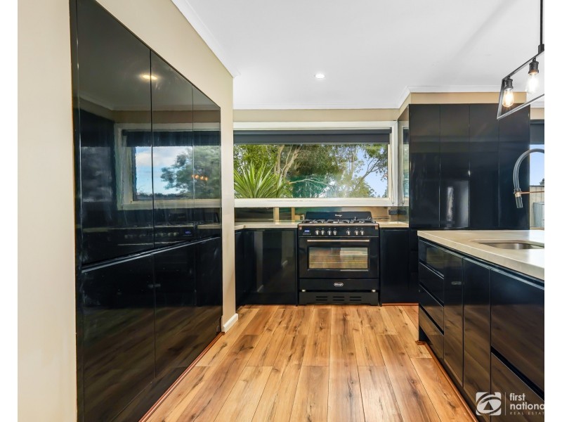 34 Meadow Road, Devon Meadows VIC 3977