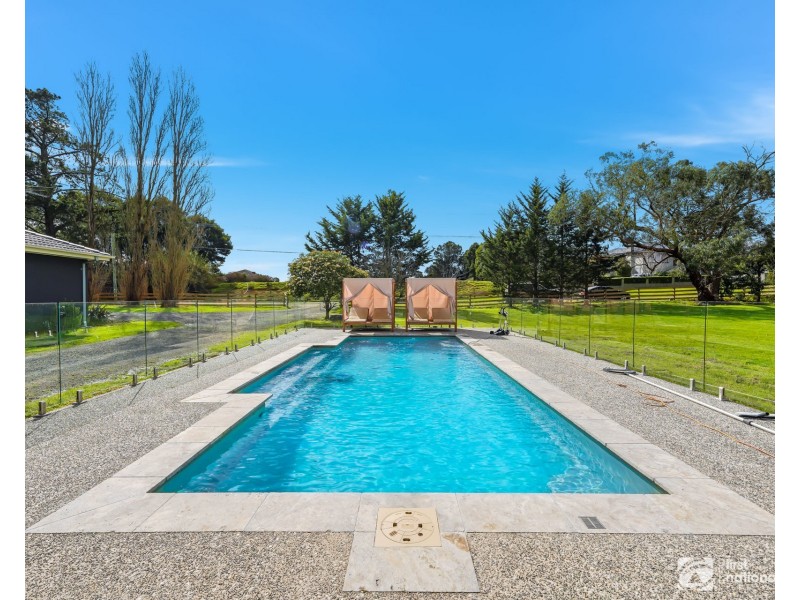 34 Meadow Road, Devon Meadows VIC 3977