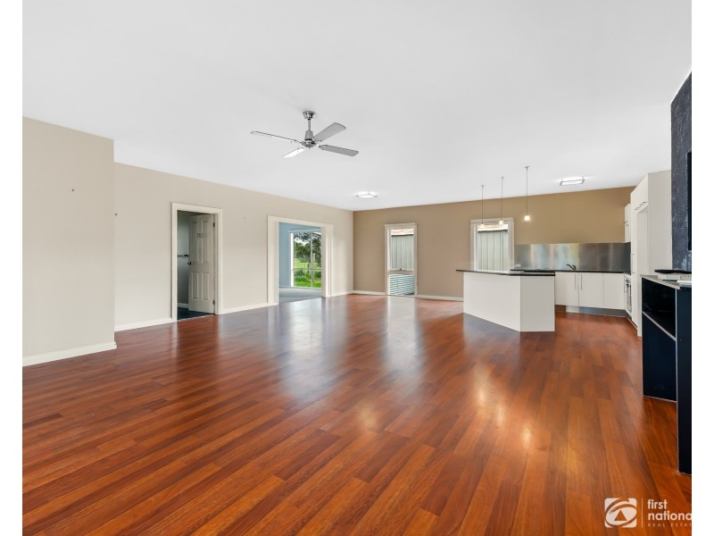 34 Meadow Road, Devon Meadows VIC 3977