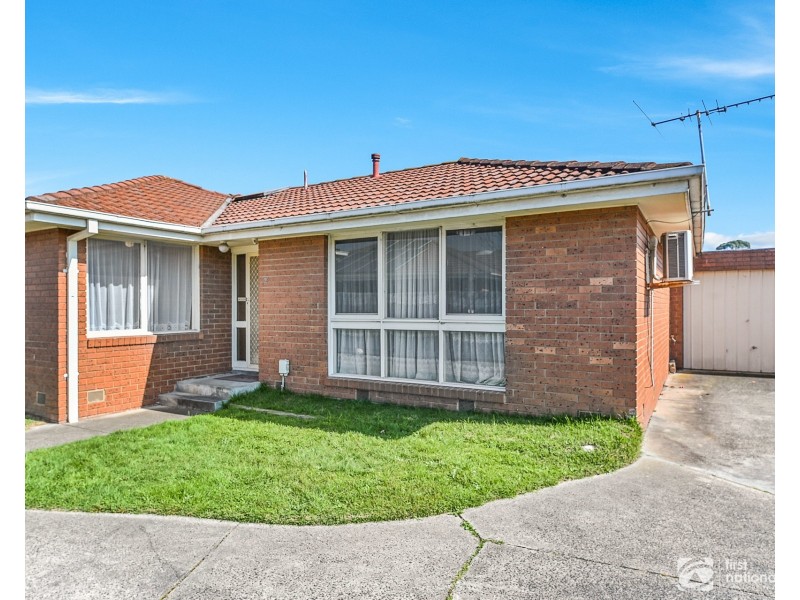 2/18 Duff Street, Cranbourne VIC 3977