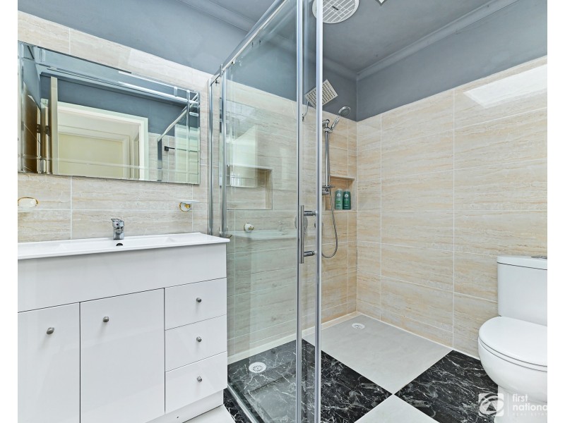 2/18 Duff Street, Cranbourne VIC 3977