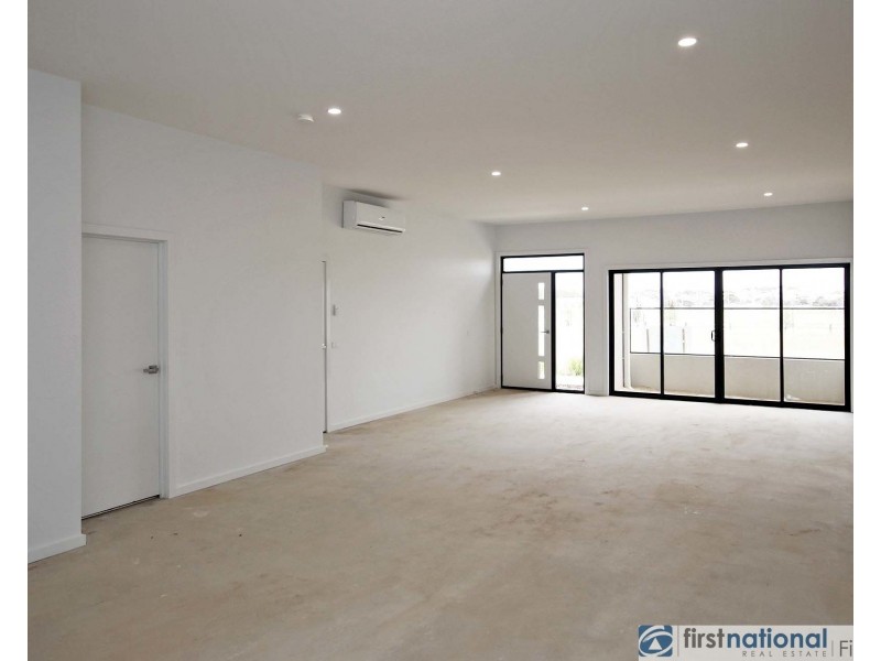 11 Push-Pea Way, Cranbourne West VIC 3977