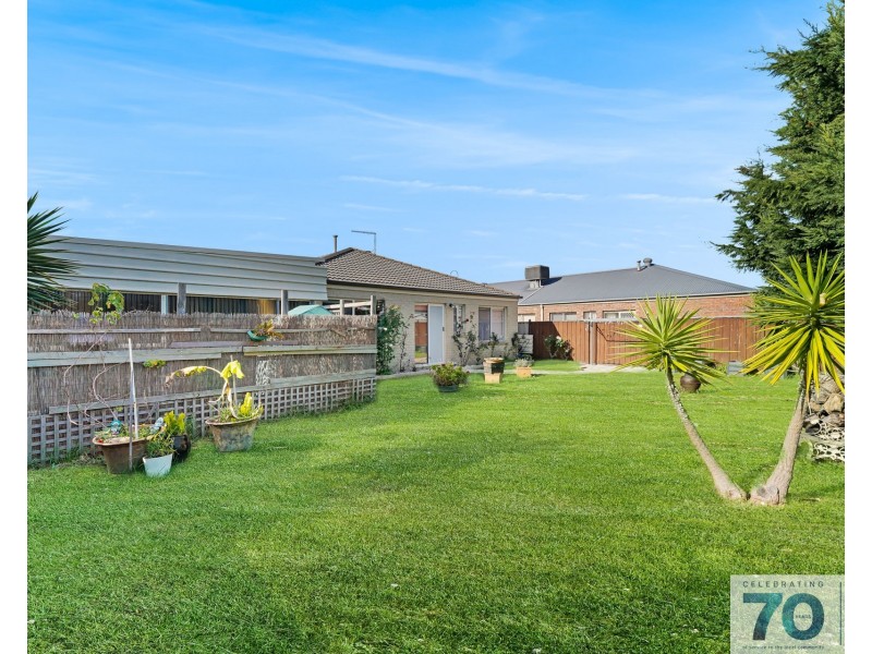 No.19 Dan Morgan Drive, Cranbourne East VIC 3977