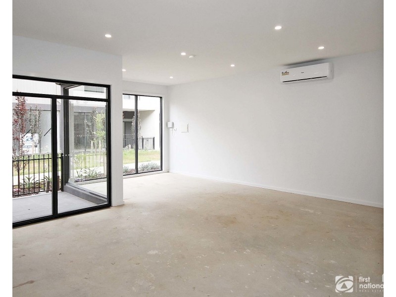 20 Coral-Pea Way, Cranbourne West VIC 3977