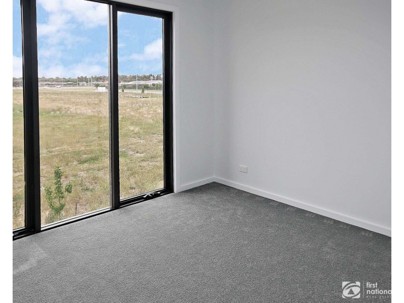 20 Coral-Pea Way, Cranbourne West VIC 3977