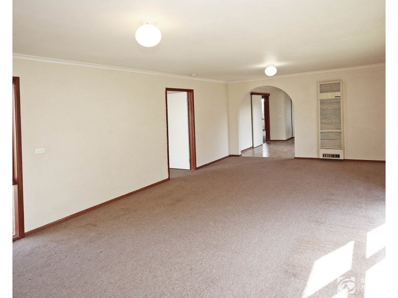 2/39 Duff Street, Cranbourne VIC 3977