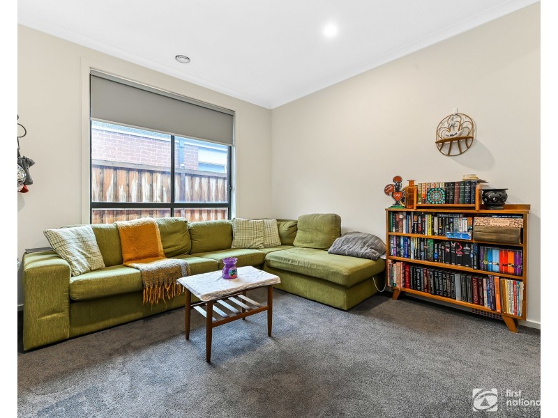 50 Walhallow Drive, Clyde North VIC 3978