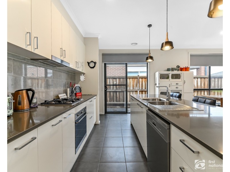 50 Walhallow Drive, Clyde North VIC 3978