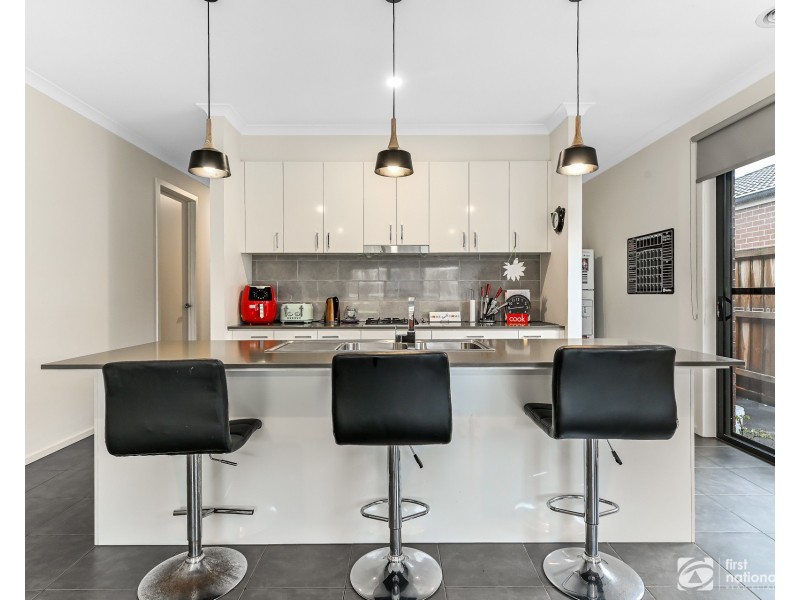 50 Walhallow Drive, Clyde North VIC 3978