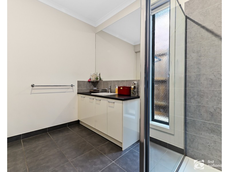 50 Walhallow Drive, Clyde North VIC 3978