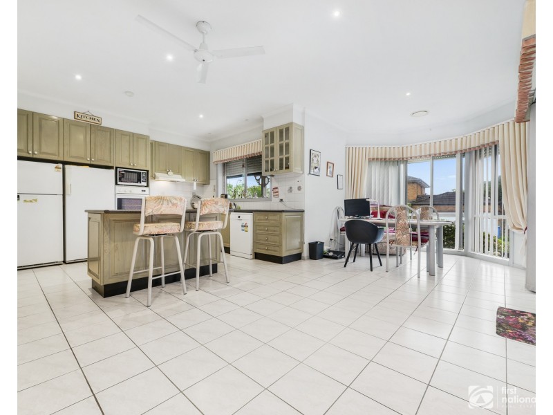 4 Hilltop Close, Narre Warren South VIC 3805