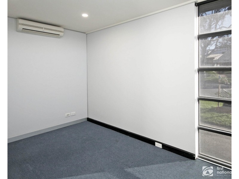 2/180 Sladen Street, Cranbourne VIC 3977