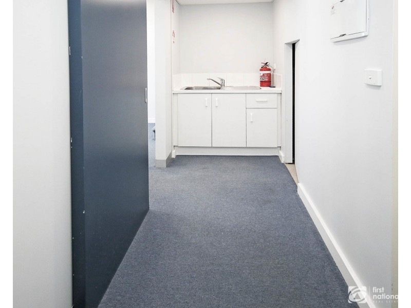 2/180 Sladen Street, Cranbourne VIC 3977