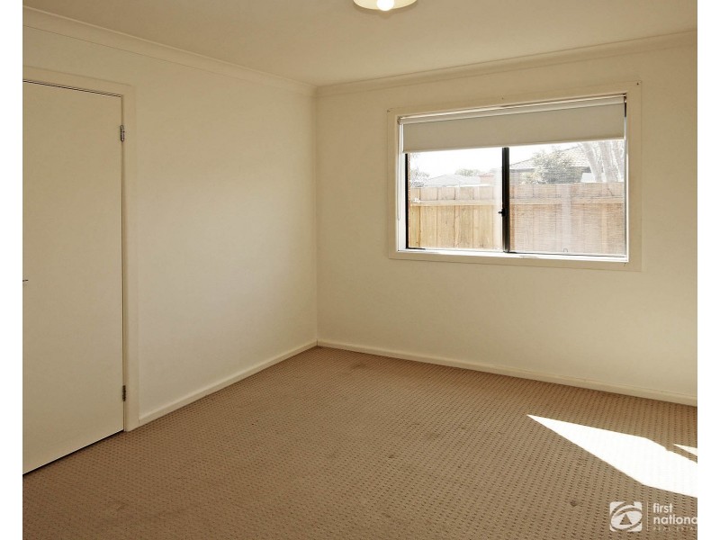 41 Calais Circuit, Cranbourne West VIC 3977