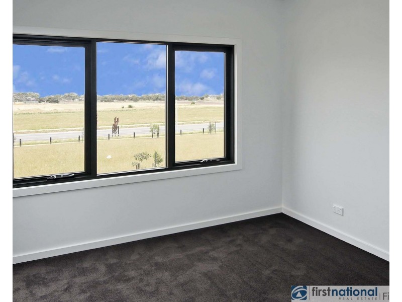 13 Push Pea Way, Cranbourne West VIC 3977