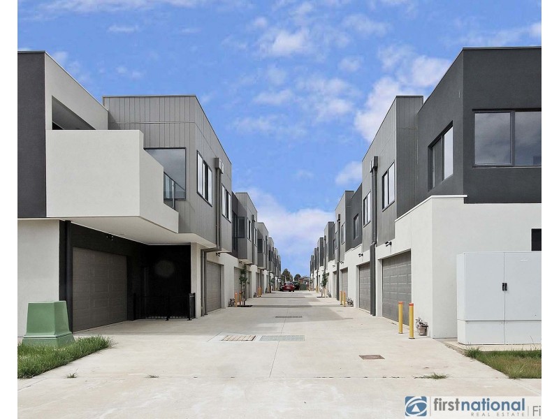 13 Push Pea Way, Cranbourne West VIC 3977